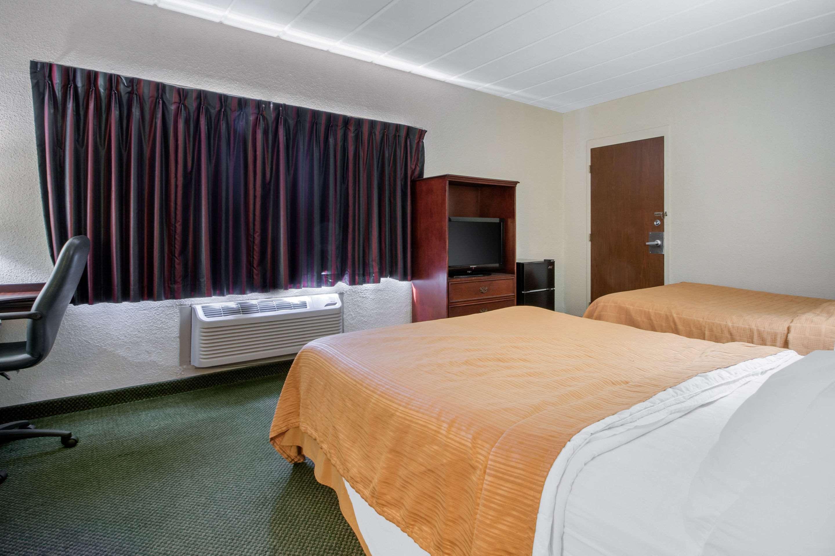 Econo Lodge Wisconsin Rapids Exterior photo