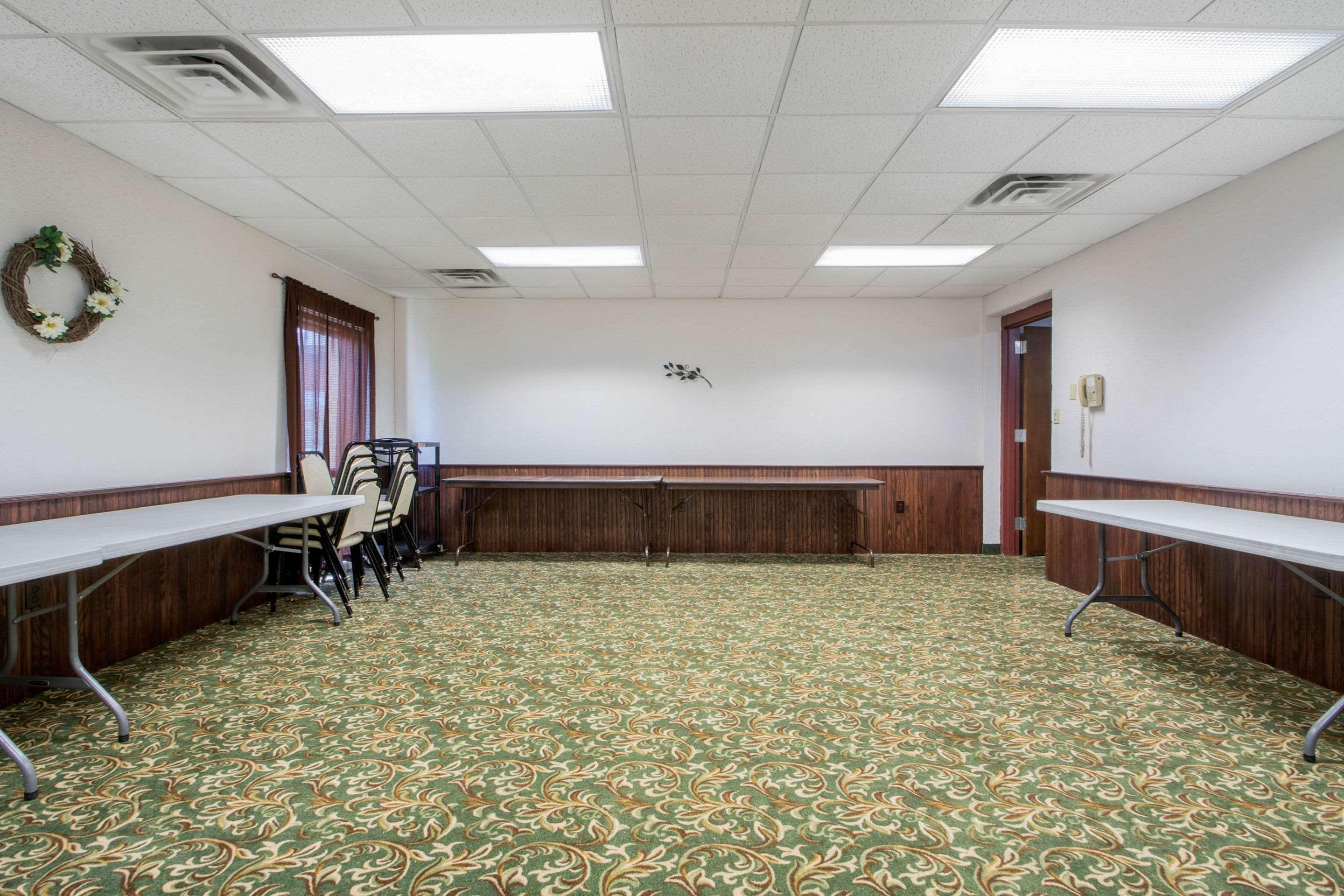 Econo Lodge Wisconsin Rapids Exterior photo