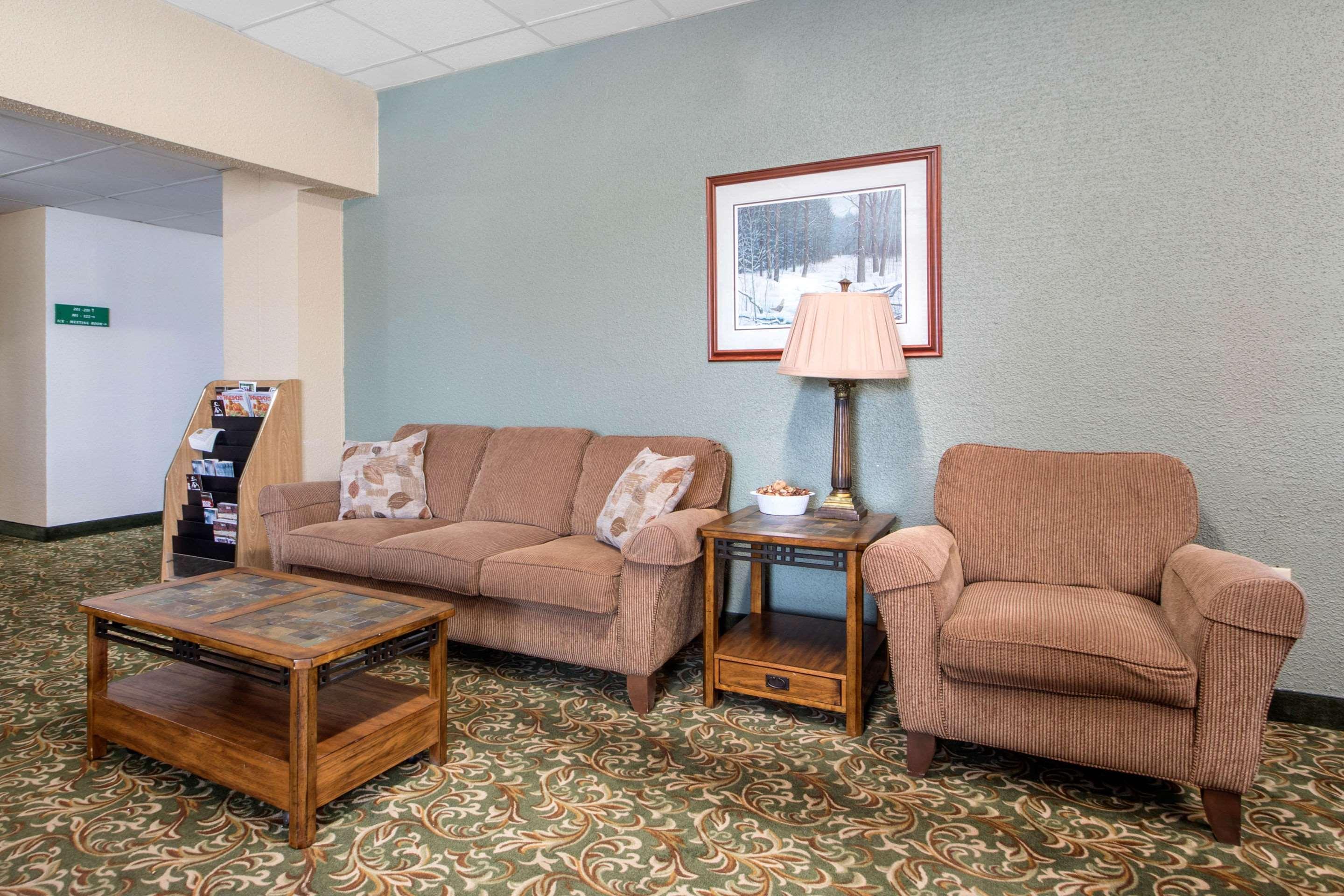 Econo Lodge Wisconsin Rapids Exterior photo